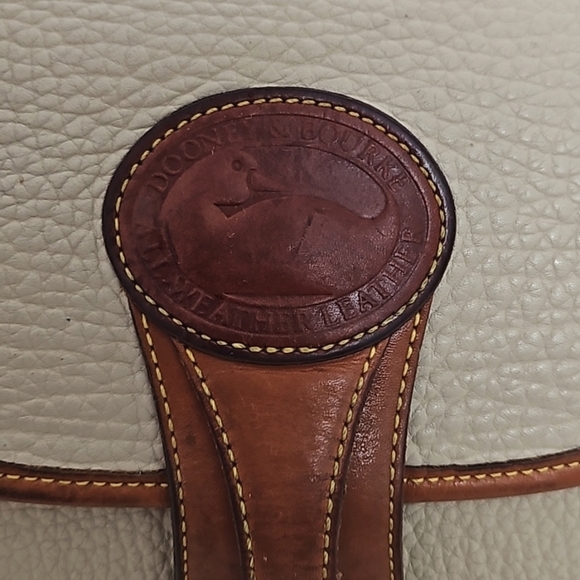 Rare Vintage Dooney and Bourke Essex All Weather Ivory Leather With British Tan - Picture 3 of 15